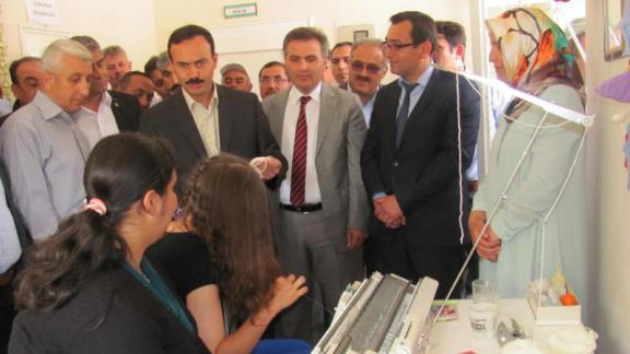 Hacıbayram Özel Eğitim Mesleki Eğitim Merkezinde Yılsonu Sergisi Açıldı