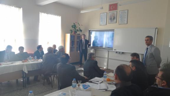 İlçe Milli Eğitim Müdürü Ahmet Davu Fatih Projesi ve EBA Okul Müdürlerine Bilgilendirme Toplantısı Yaptı.